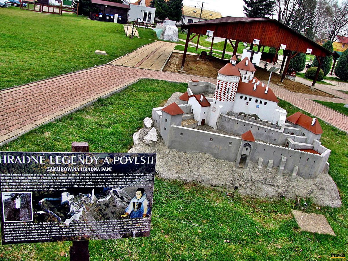 So slovenskými hradmi je spojených množstvo...