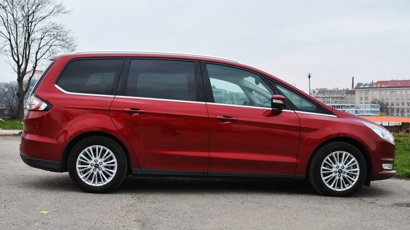 Automobil už na pohľad pojme do svojich útrob...