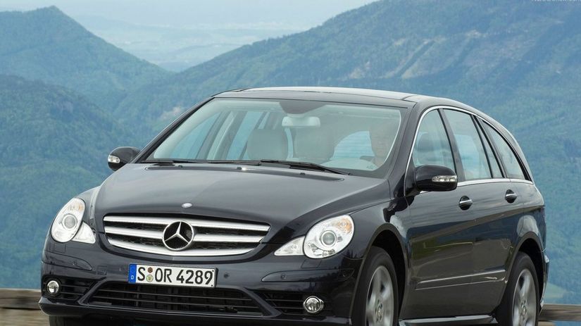 Mercedes-Benz triedy R je možno pohodlný aj...