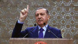 Turecký prezident sa dištancoval od výroku o islamizácii ústavy