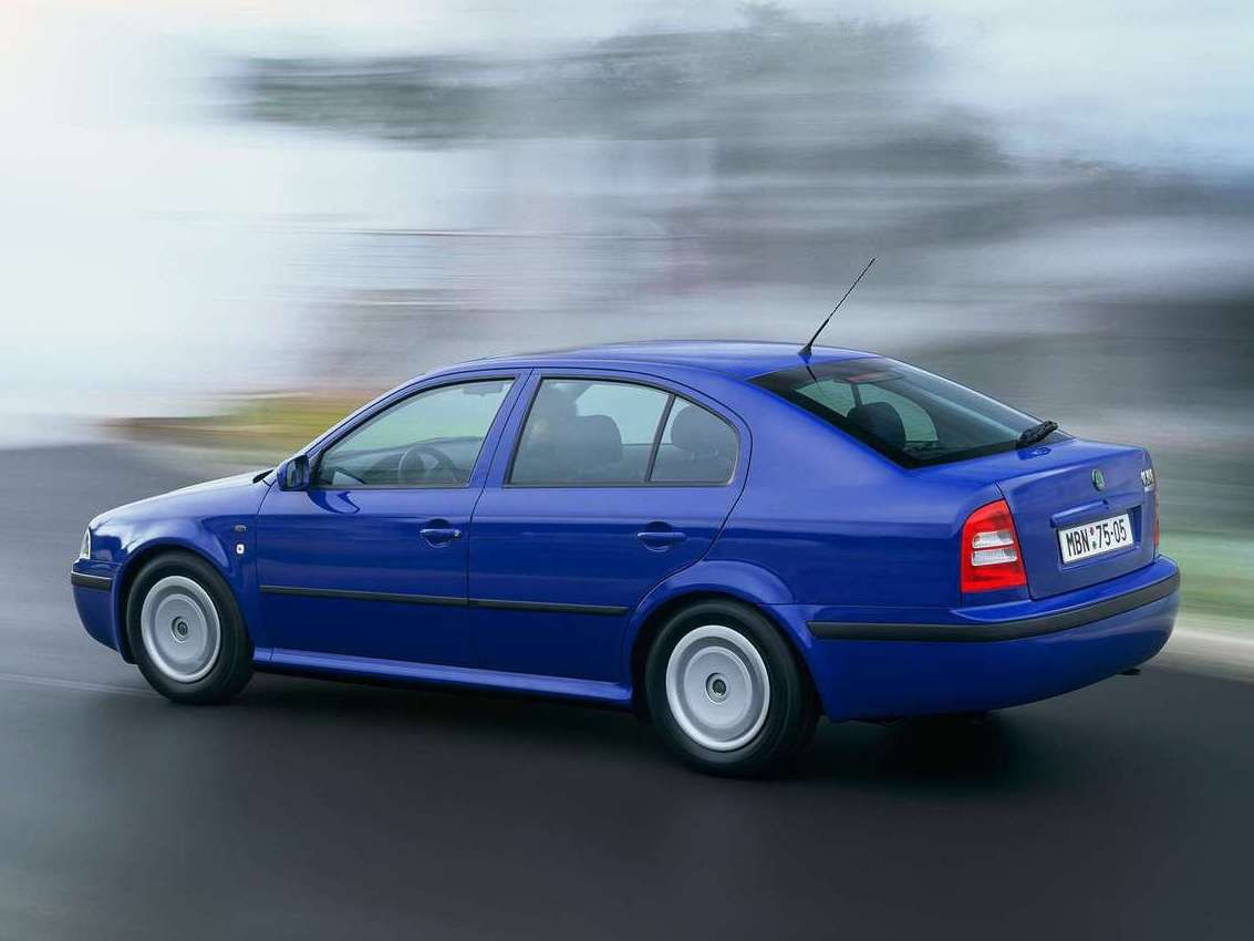 Najprv Škoda v roku 1996 predstavila Octaviu...