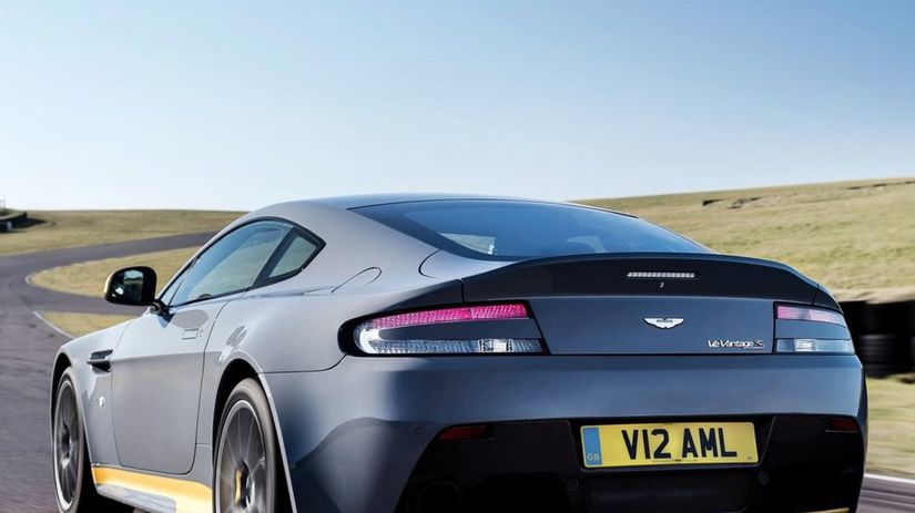 Aj V12 Vantage S ostáva verné klasickej...