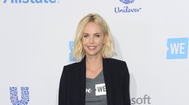 Charlize Theron - džínsy - úzke verzus široké. 