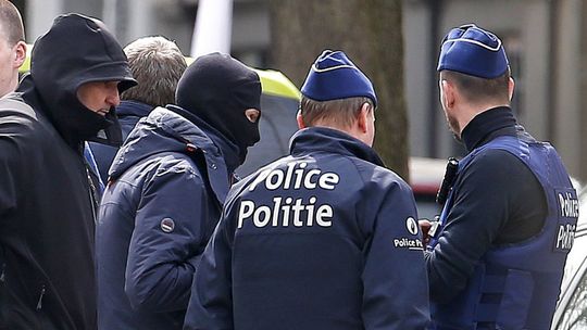 Belgická polícia zatkla 13 ľudí s väzbami na džihádistov