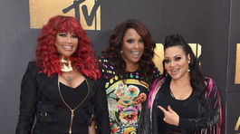 Salt-N-Pepa - zľava: Sandra "Pepa" Denton, Deidra Muriel Roper, aka DJ Spinderella a Cheryl "Salt" James.