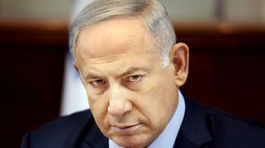 Politické prežitie izraelského premiéra je ohrozené pre korupčný škandál