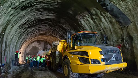 O práce na dostavbe tunela Višňové sa zaujímalo 24 firiem