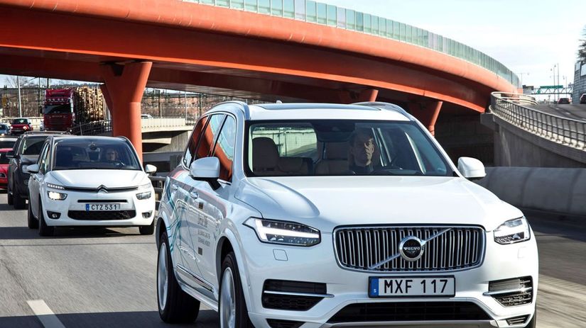 Volvo už testuje 100 autonómnych áut v okolí...