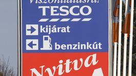 Orbán cúvol. Obchody v nedeľu otvorí