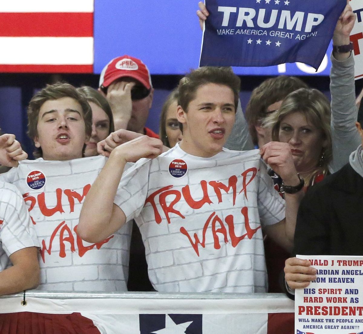 Stúpenci Donalda Trumpa vo Wisconsine skandujú:...