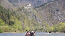 Na Váhu otvorili pltnícku sezónu. Nepriateľom je nízka voda i silný vietor