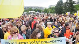 Učitelia protestom pripomenuli predvolebné sľuby politikov