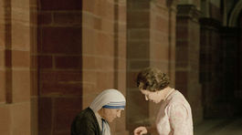 Británia, kráľovná Alžbeta II., matka Tereza, 1983