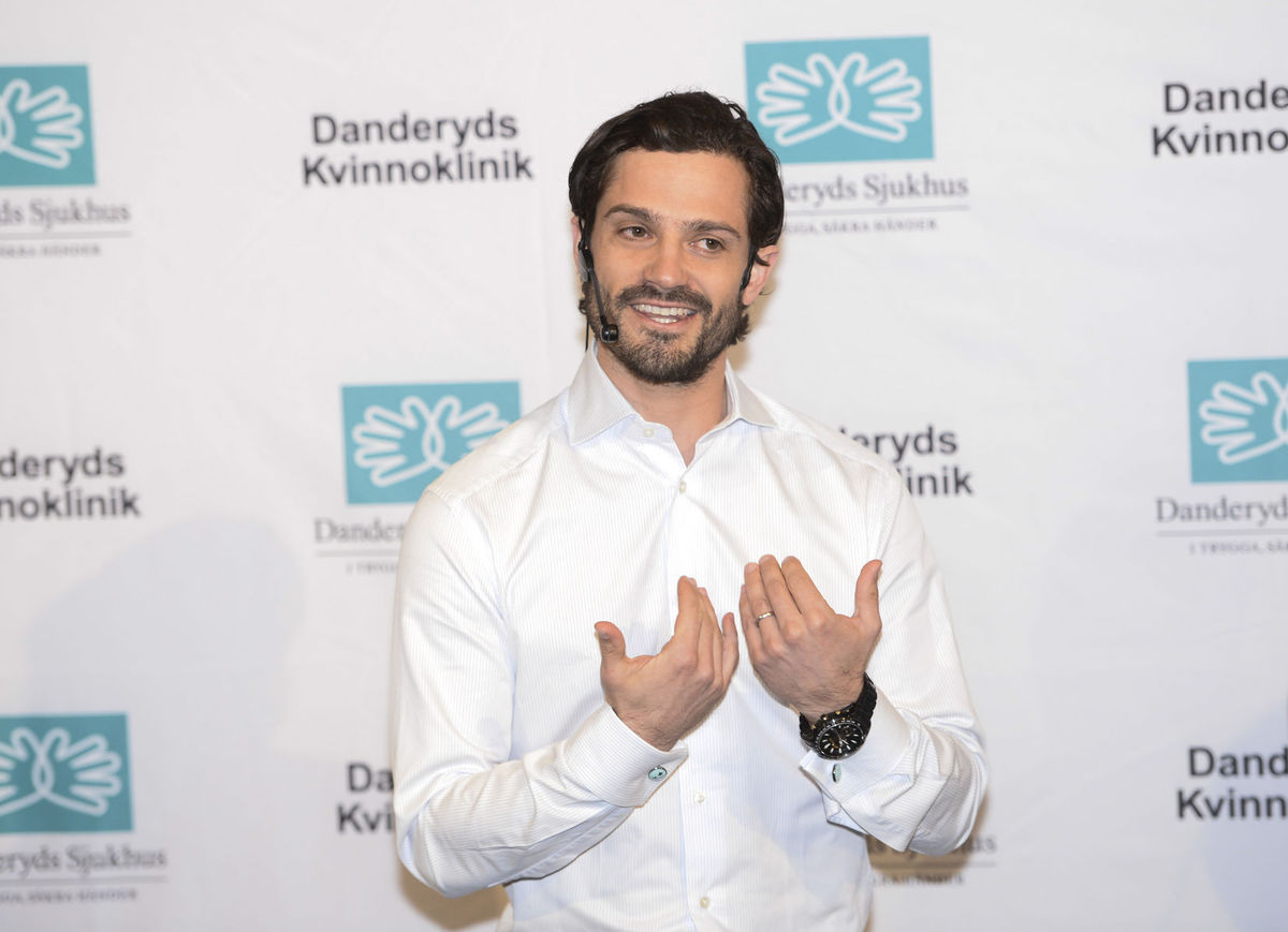 Švédsky princ Carl Philip počas tlačovej...