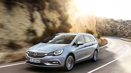 Opel-Astra Sports Tourer-2016-1024-03