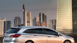 Opel-Astra Sports Tourer-2016-1024-08