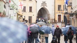 Popoludní hrozia horúčavy a búrky s krúpami. V Tatrách môže snežiť
