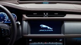Jaguar-XFL-2017-1024-0b