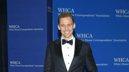 Herec Tom Hiddleston.