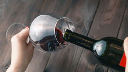 Zázrak premenenia vody na víno? Talianom tieklo z vodovodov červené šumivé