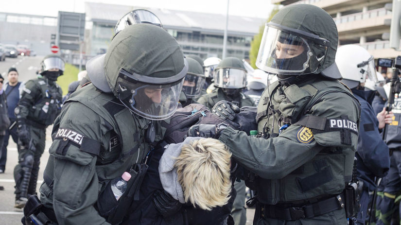 Nemecko, polícia, demonštrácia