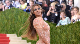 Speváčka Beyonce sa predviedla v latexovej kreácii Givenchy. 