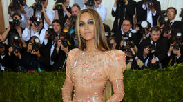 Speváčka Beyonce v latexe od Givenchy. 