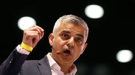 Za starostu Londýna zvolili moslimského labouristu Khana