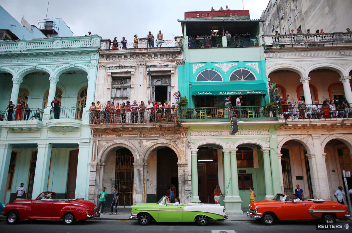 Kuba, Havana, autá, dom,