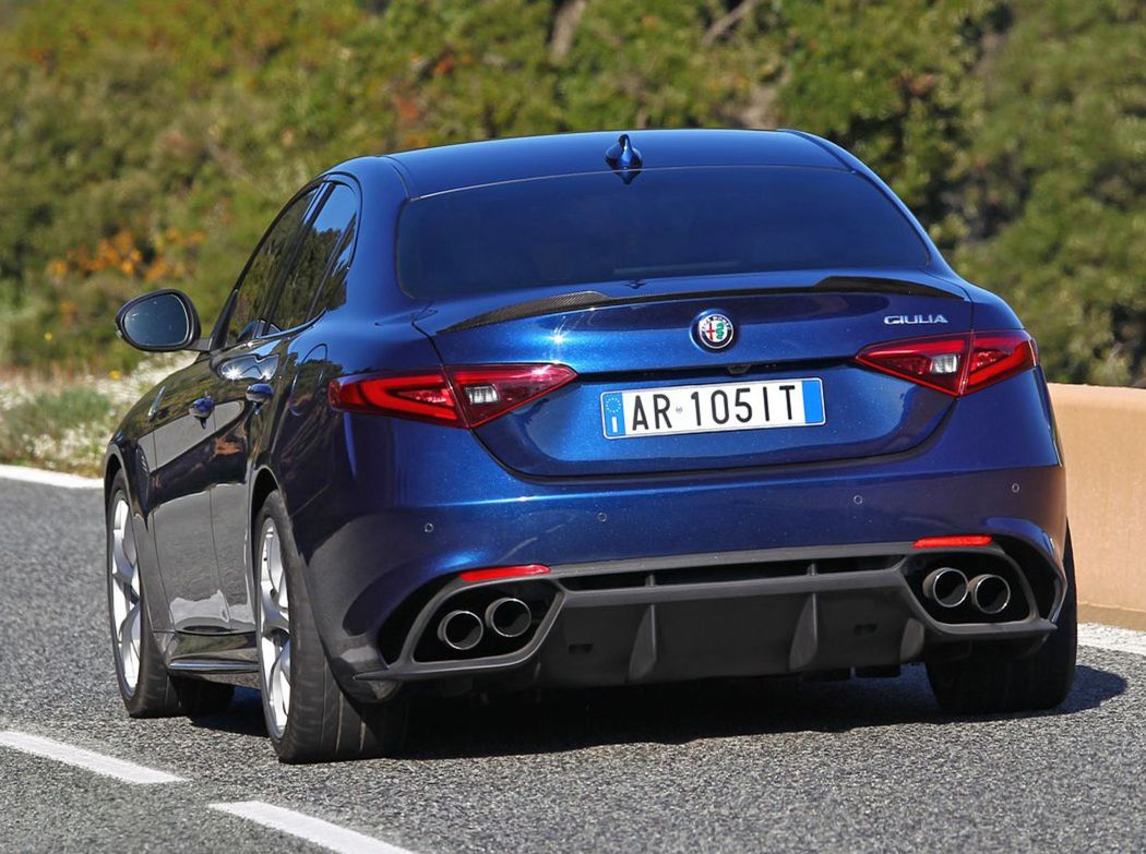 Aj základné verzie dostanú dve koncovky výfuku.