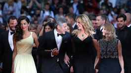 Amal Clooney, jej manžel George Clooney, herečka Julia Roberts a režisérka Jodie Foster