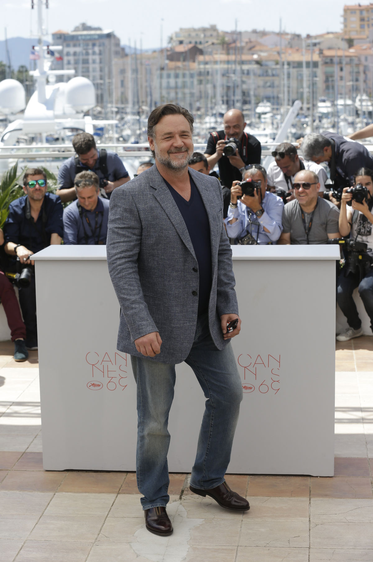 Herec Russell Crowe predstavil v Cannes novinku...