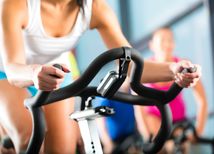 cvičenie, bicykel, fitness, stacionárny bicykel, svaly, posilovňa, fitnescentrum