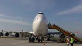 Delegácie volia pred Bratislavou lety do Viedne