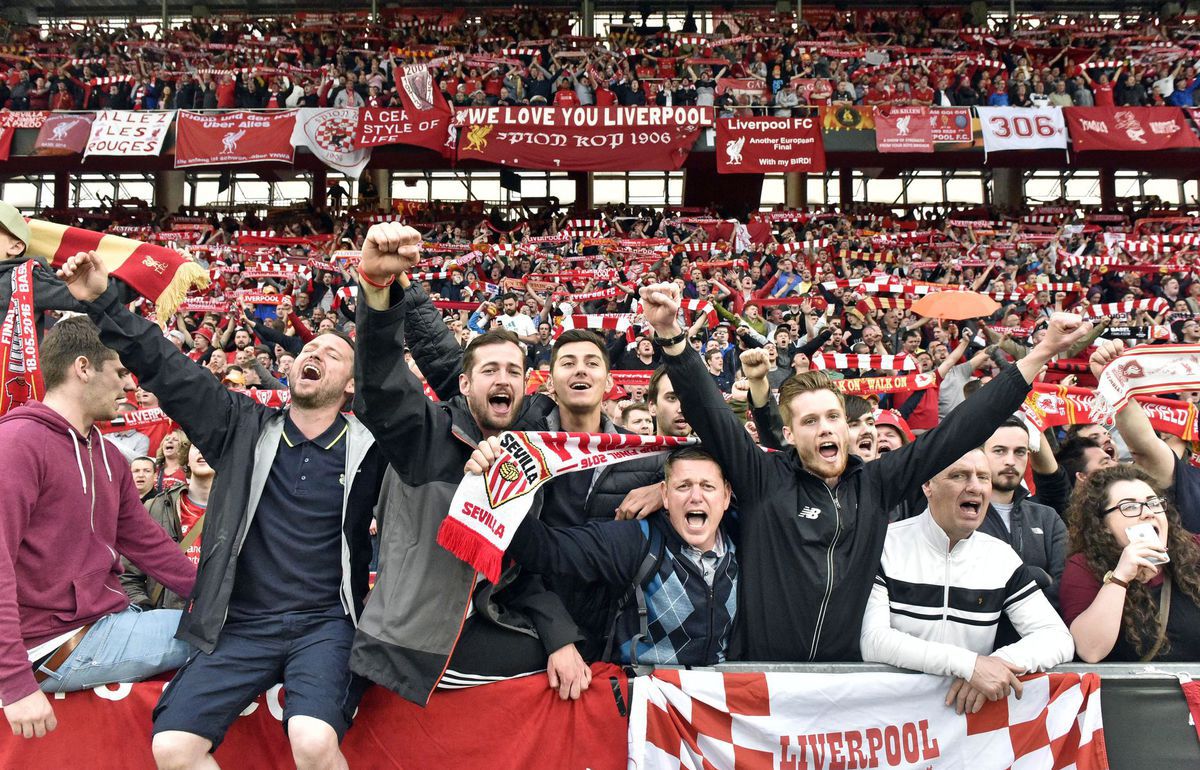 Fanúšikovia Liverpoolu.