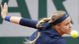 Schmiedlová negatívnu sériu v Paríži neprerušila. Vypadla aj Hantuchová