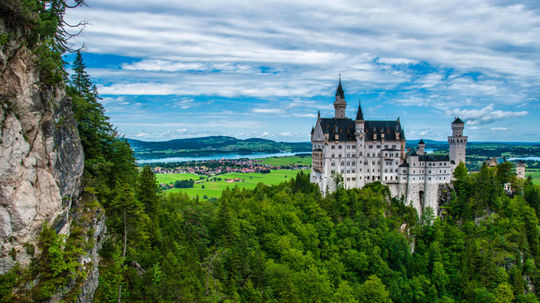 Zámok Neuschwanstein, ktorým sa nechal...