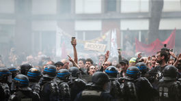 Francúzska vláda a odbory sa nedohodli, protesty pokračujú