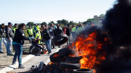 Vo Francúzsku horí a chýba mu benzín