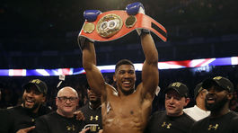 Joshua predstihol Aliho. Teraz je pripravený na rokenrol