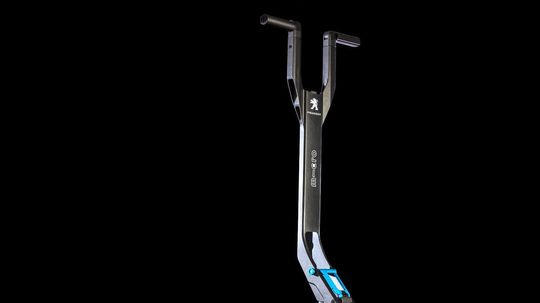 Peugeot e-Kick - kolobežka pre 3008