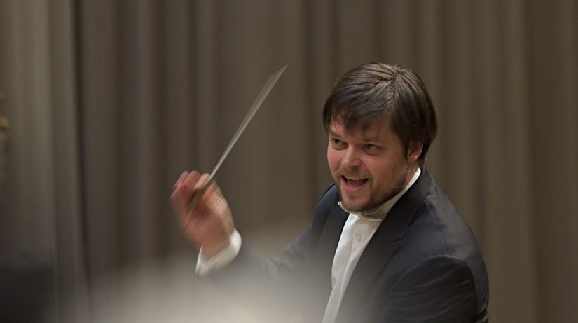 Dirigent Juraj Valčuha.