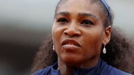 Serenu sfúkol z trónu čerstvý vánok