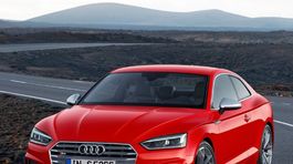 Audi A5: Nové kupé klame telom. Dizajn skrýva techniku A4