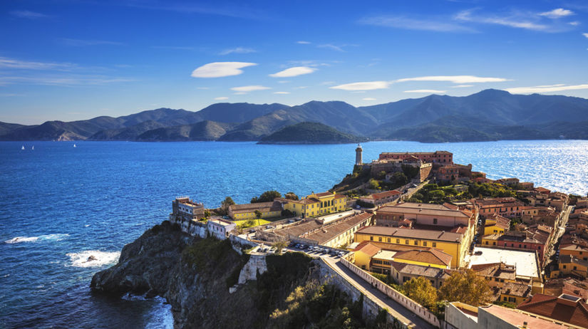 Hlavné mesto Elby Portoferraio sa pýši...