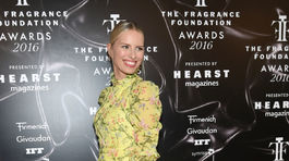 Česká topmodelka Karolína Kurková v šatách z dielne Gucci. 