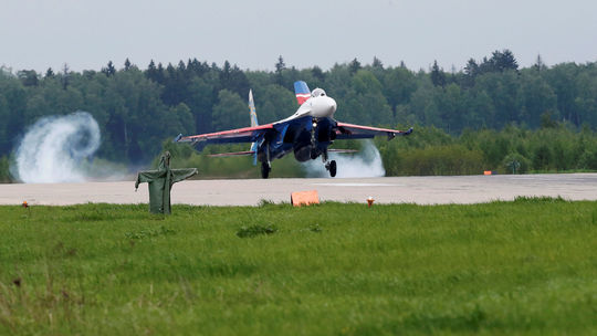 Rusko dodalo Číne stíhačky Su-35 ako prvému zahraničnému nákupcovi