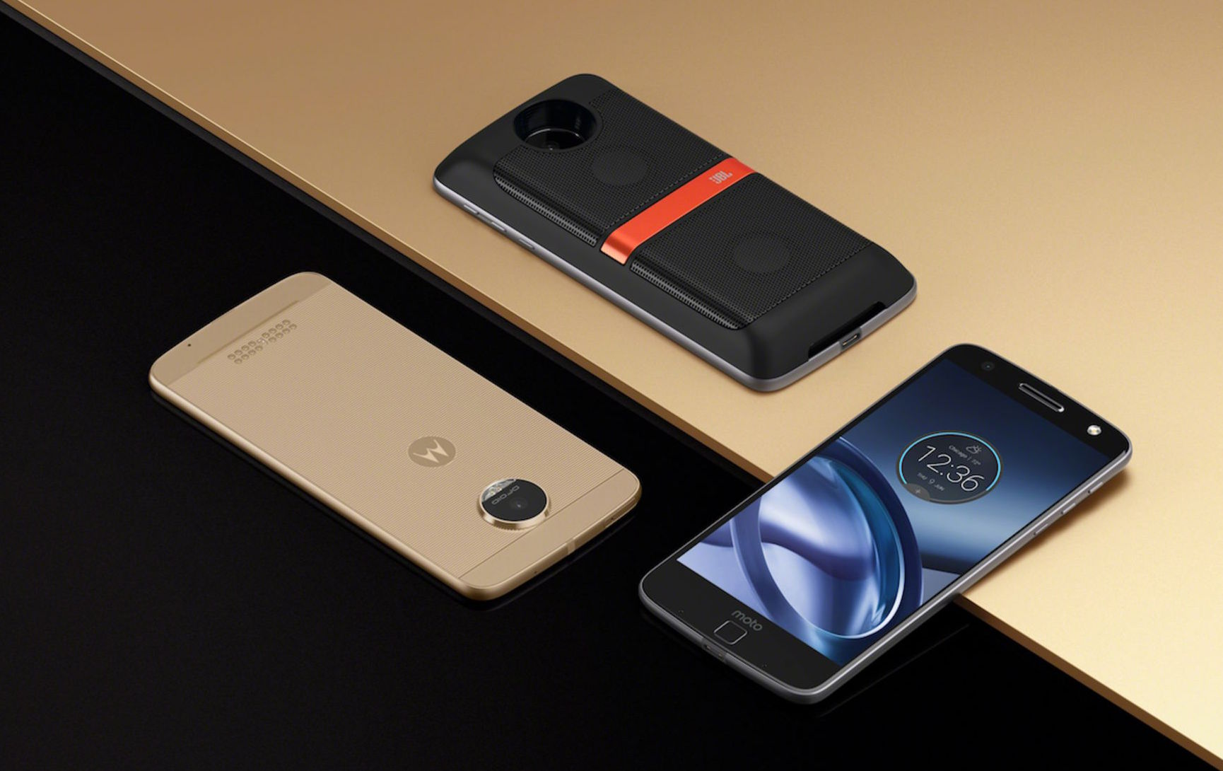 Moto Z je hybridným smartfónom, ku ktorému...