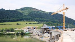 Diaľnice zlacnejú, sľubuje vláda