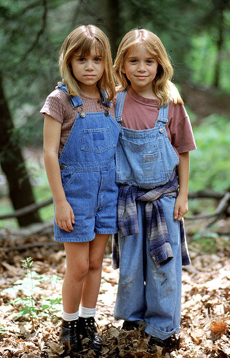 Sestry Mary-Kate a Ashley Olsenové na zábere z...